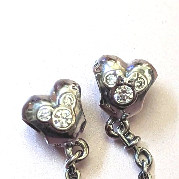 PANDORA - Disney, Heart of Mickey Safety Chain - Picture 2 of 13